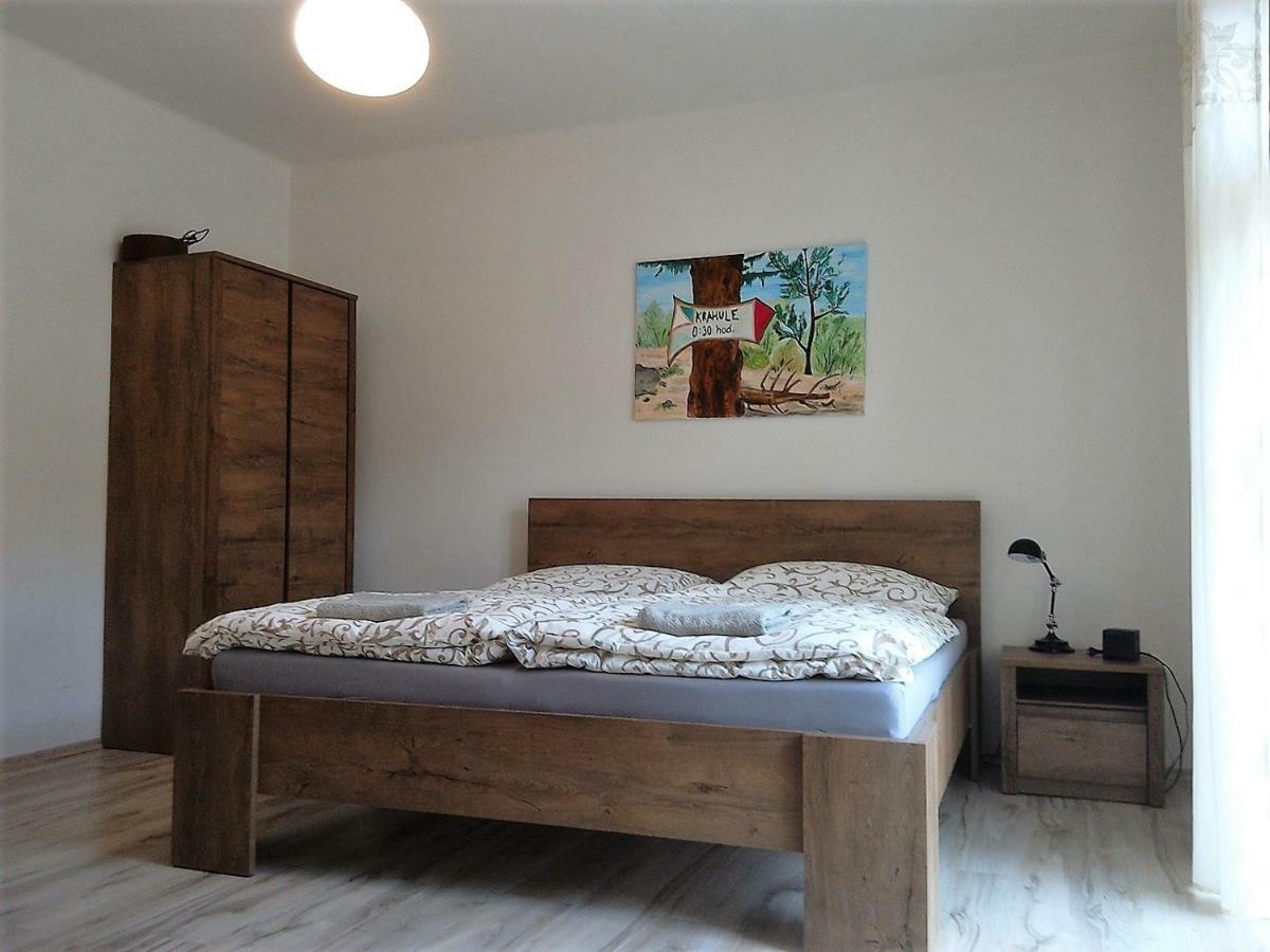 Apartman S Vyhladom Apartment Кремница Екстериор снимка