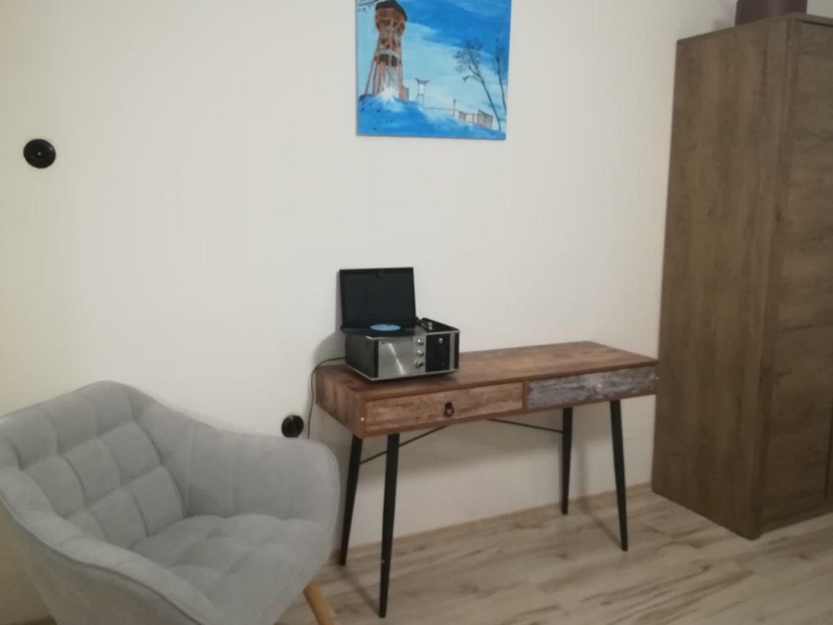 Apartman S Vyhladom Apartment Кремница Екстериор снимка